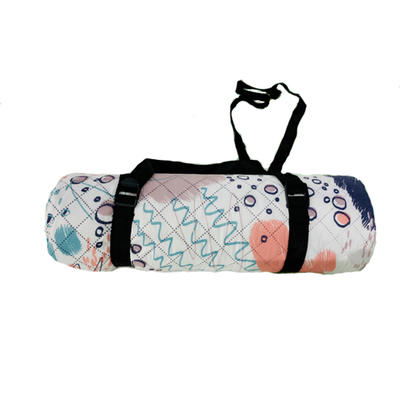 New Design Waterproof Sand Proof Picnic Mat With Handle Travel Blanket With Shoulder Straps